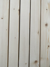 Lade das Bild in den Galerie-Viewer, Akustik Paneel Fichte 15° Grad Kante