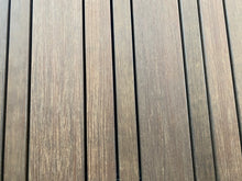 Lade das Bild in den Galerie-Viewer, Fassade 3 Breiten Bambus x treme Wandverkleidung dunkel Vario