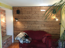 Lade das Bild in den Galerie-Viewer, Lärche dunkel rustikal gehackt & gebürstet Nut & Feder