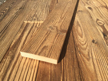 Lade das Bild in den Galerie-Viewer, Altholz Fichte sonnenverbrannt braun Fixbreiten schlichter feuerhemmend