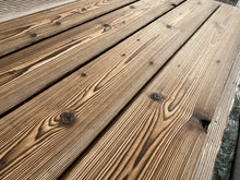 Lade das Bild in den Galerie-Viewer, Rhombus Leiste Fichte braun gebrannt 120 x 20mm