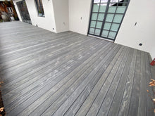 Load image into Gallery viewer, Accoya grey Holzterrassen Diele verdeckt montiert ohne Schrauben
