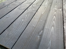 Lade das Bild in den Galerie-Viewer, Holzterrasse grau geflammt gebrannt 120 x 28mm