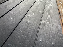 Load image into Gallery viewer, Lärche schwarz geflammt gebrannte 90, 120, 145mm x 18mm gebürstet