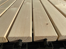 Lade das Bild in den Galerie-Viewer, Nordische Fichte Rhombus 21 x 52mm Leiste 15° einfach klicken