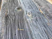 Lade das Bild in den Galerie-Viewer, Altholz Fichte grau sonnenverbrannt 20cm 1,2m Paneele Fixbreiten