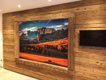 Lade das Bild in den Galerie-Viewer, Handgehackt Altholz Fichte Bretter halbe Walze