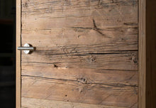 Lade das Bild in den Galerie-Viewer, Altholz Zimmertüre gehackt Fichte Oberfläche grob