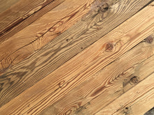 Lade das Bild in den Galerie-Viewer, Altholz Fichte gehackte Bretter Wandverkleidung Fixbreiten schlichter