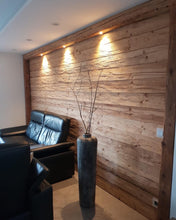 Lade das Bild in den Galerie-Viewer, Fichte dunkel rustikal gehackt & gebürstet Nut & Feder