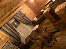 Lade das Bild in den Galerie-Viewer, Fichte dunkel rustikal gehackt & gebürstet Nut & Feder