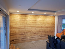 Lade das Bild in den Galerie-Viewer, Fichte dunkel rustikal gehackt & gebürstet Nut & Feder