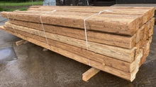 Lade das Bild in den Galerie-Viewer, Handgehackte Altholz Balken 12/14 cm