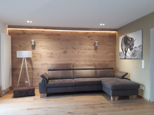 Lade das Bild in den Galerie-Viewer, Eiche gehackt & gebürstet Wandverkleidung