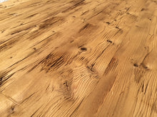 Lade das Bild in den Galerie-Viewer, Thermofichte gehackt & gebürstet Wandverkleidung