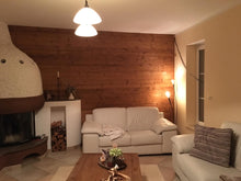 Lade das Bild in den Galerie-Viewer, Thermofichte gehackt & gebürstet Wandverkleidung