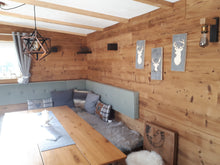 Lade das Bild in den Galerie-Viewer, Thermofichte gehackt & gebürstet Wandverkleidung