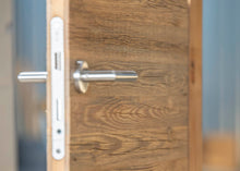 Lade das Bild in den Galerie-Viewer, Altholz Zimmertür Schiebetür sonnenverbrannte Oberfläche