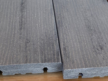 Lade das Bild in den Galerie-Viewer, WPC Graphit grau Natur in Form
