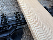 Load image into Gallery viewer, Lärche Riftschnitt 120mm Holzterrassen verdeckt montiert ohne Schrauben
