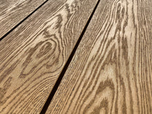 Lade das Bild in den Galerie-Viewer, Millboard Coppered Oak Terrassendiele 176mm
