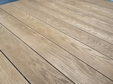 Lade das Bild in den Galerie-Viewer, Millboard Golden Oak Terrassendiele 176mm
