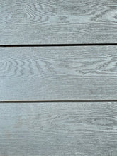 Lade das Bild in den Galerie-Viewer, Millboard Smoked Oak Terrassendiele 176mm
